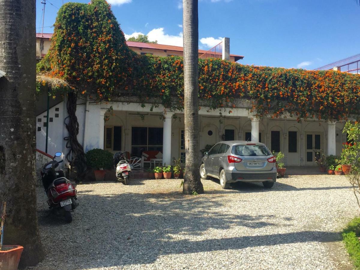 Hotel Mango Tree Courtyard Dehradun Exterior foto